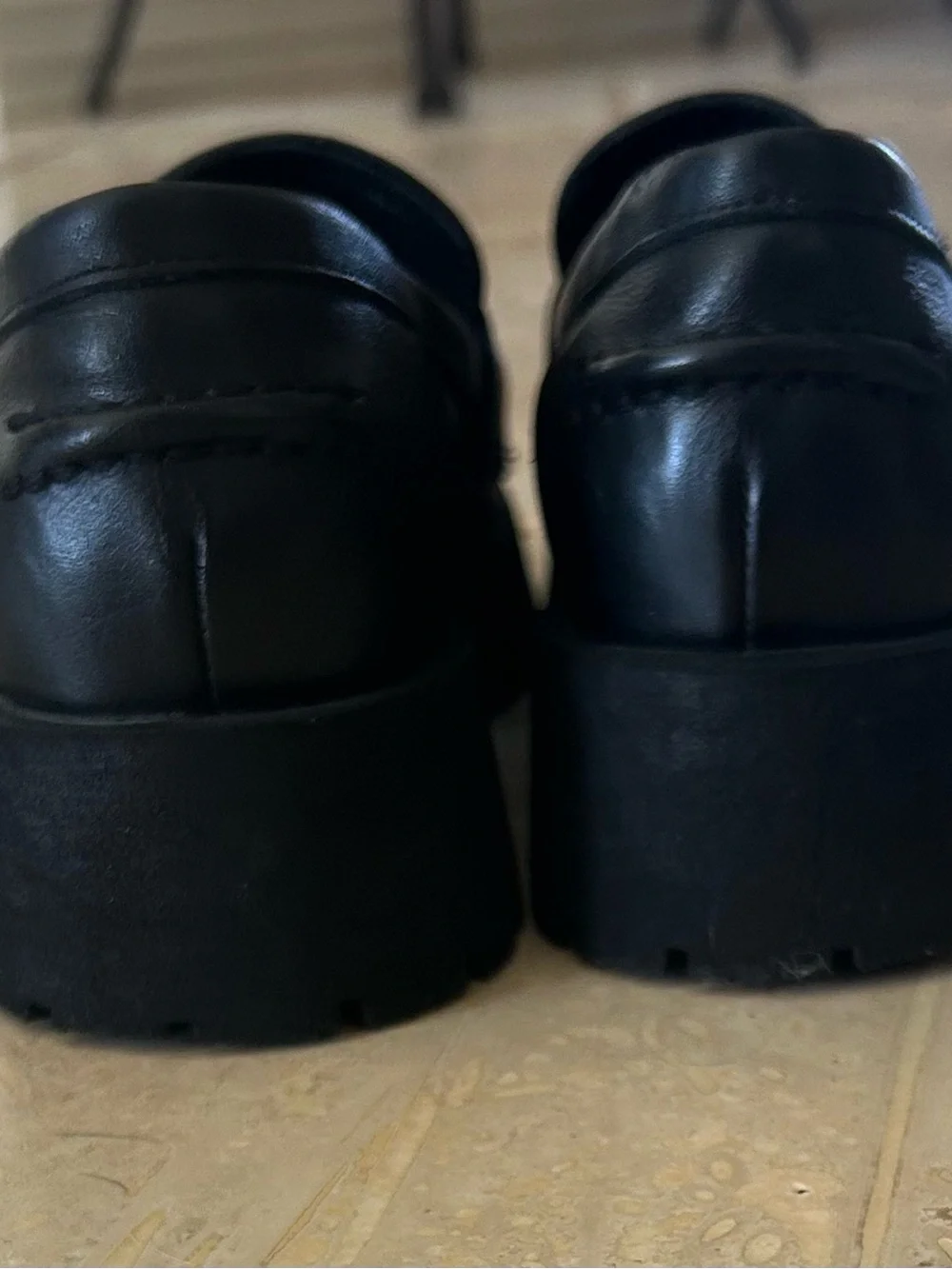 Steve Madden Black Lawrence Loafers with Silver Accent       Women Size 6